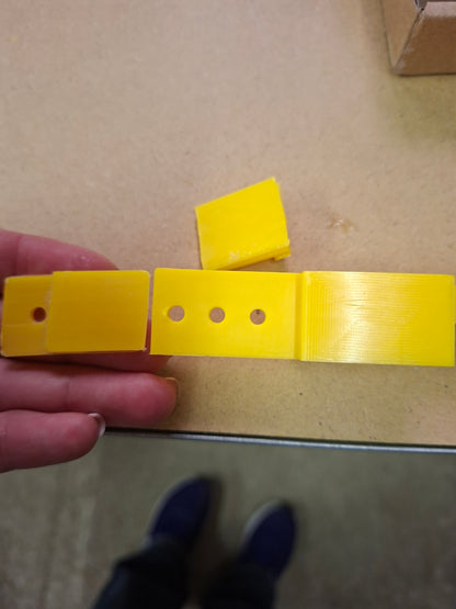 Multi-Guard Extender for wider hive openings